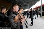 KONCERT ORKIESTRY Z OKAZJI OTWARCIA ZREWITALIZOWANEGO DWORCA GŁÓWNEGO W TORUNIU